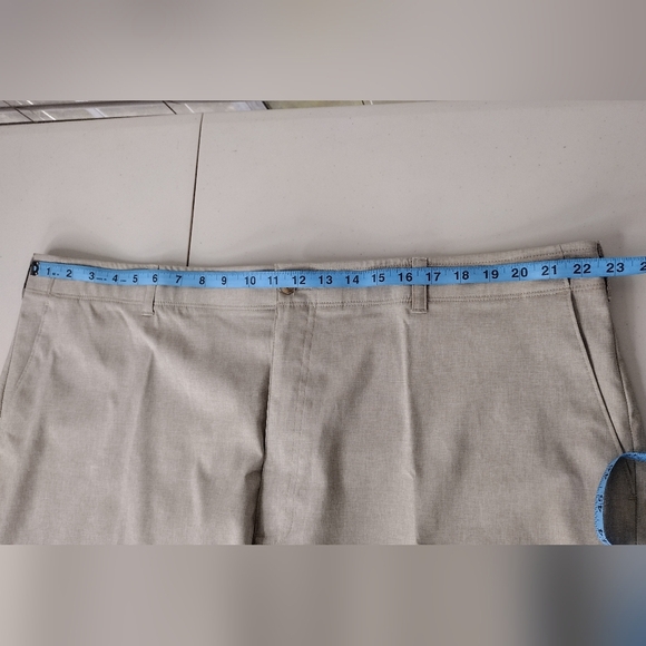 NWT Ben Hogan Khaki Performance Stretch Flat Front Classic Athletic Golf Shorts - Picture 9 of 13